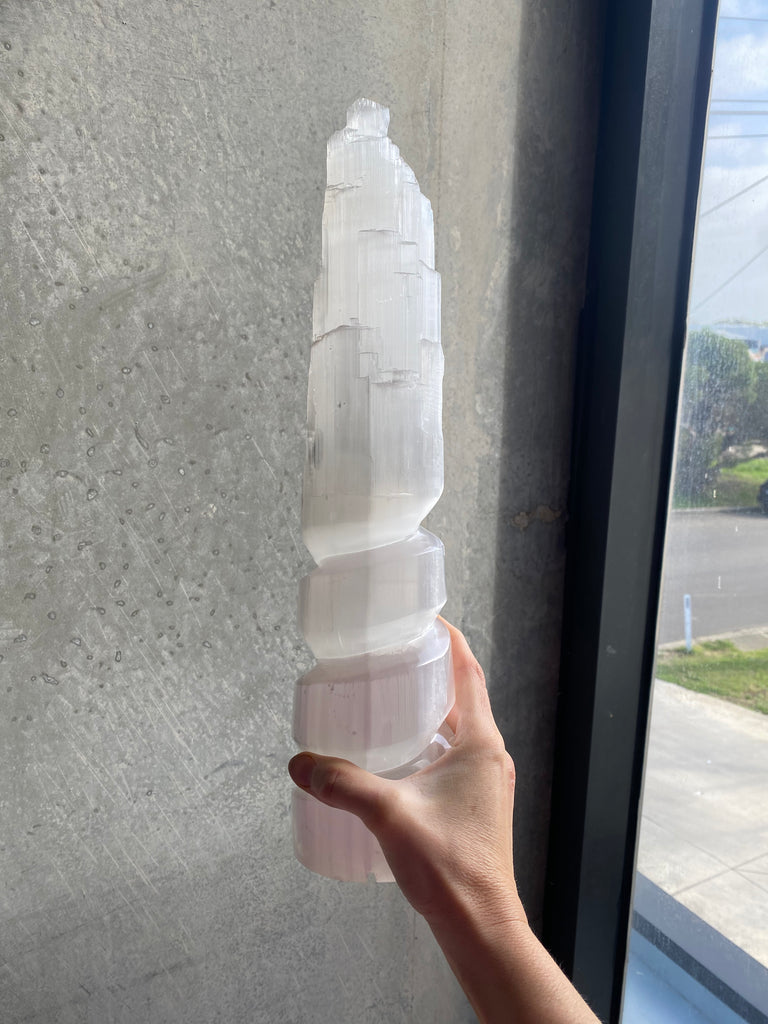 Spiral selenite lamp