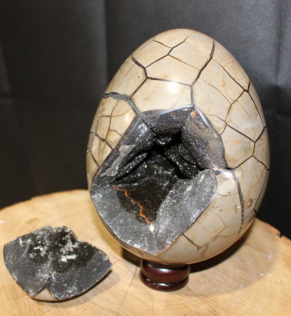 Dragon egg complete piece inside druzy cave cap