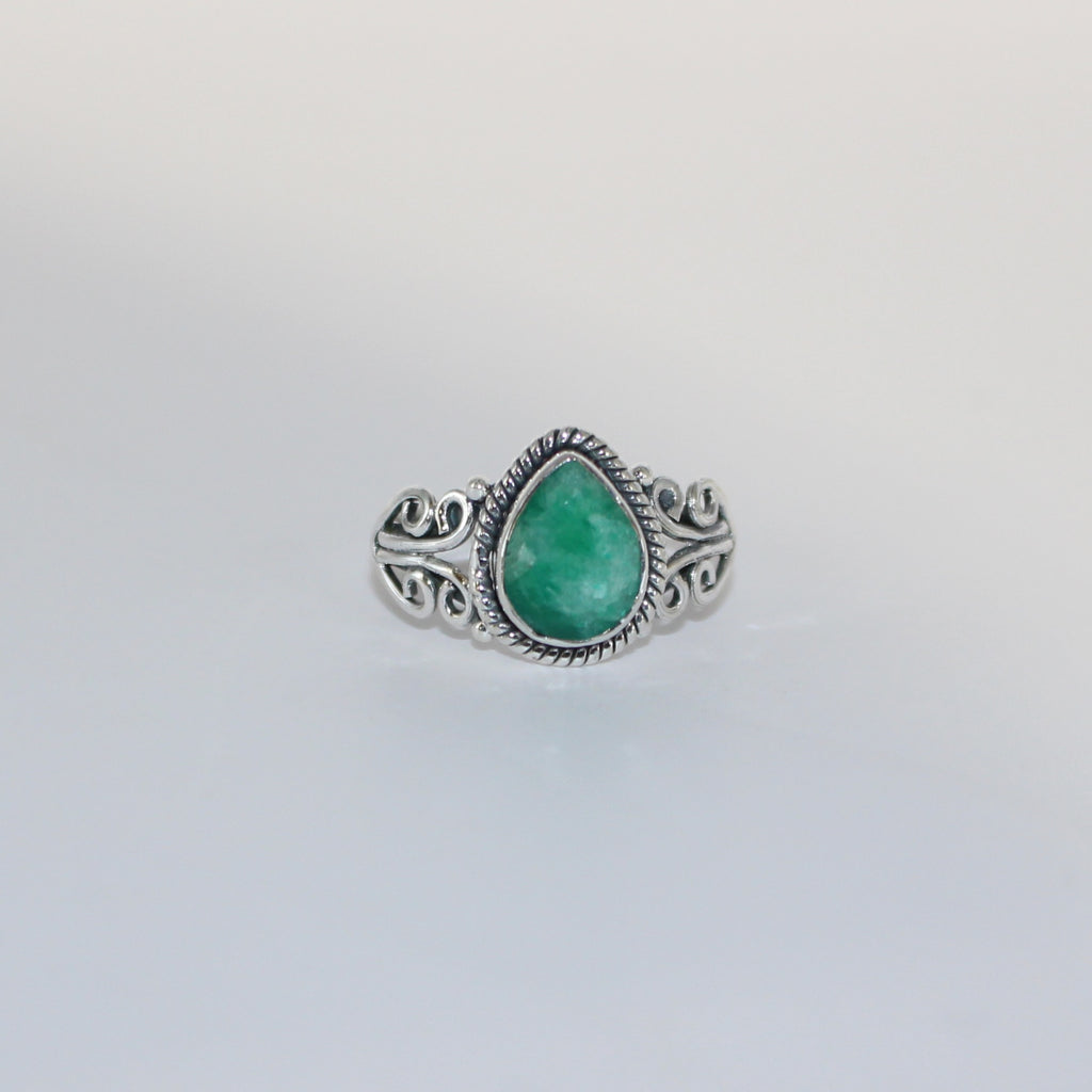 Vivian ring in emerald sterling silver