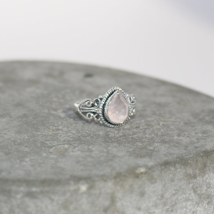 Vivian ring  in Rose Quartz sterling silver