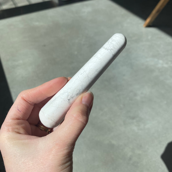 Howlite massage wand